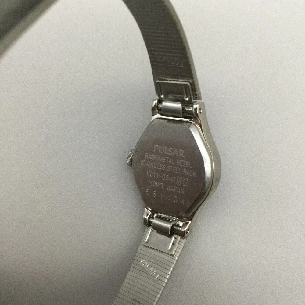 Pulsar Womens Watch 17mm White Dial Silver Tone Bracelet V811-0340 New Battery